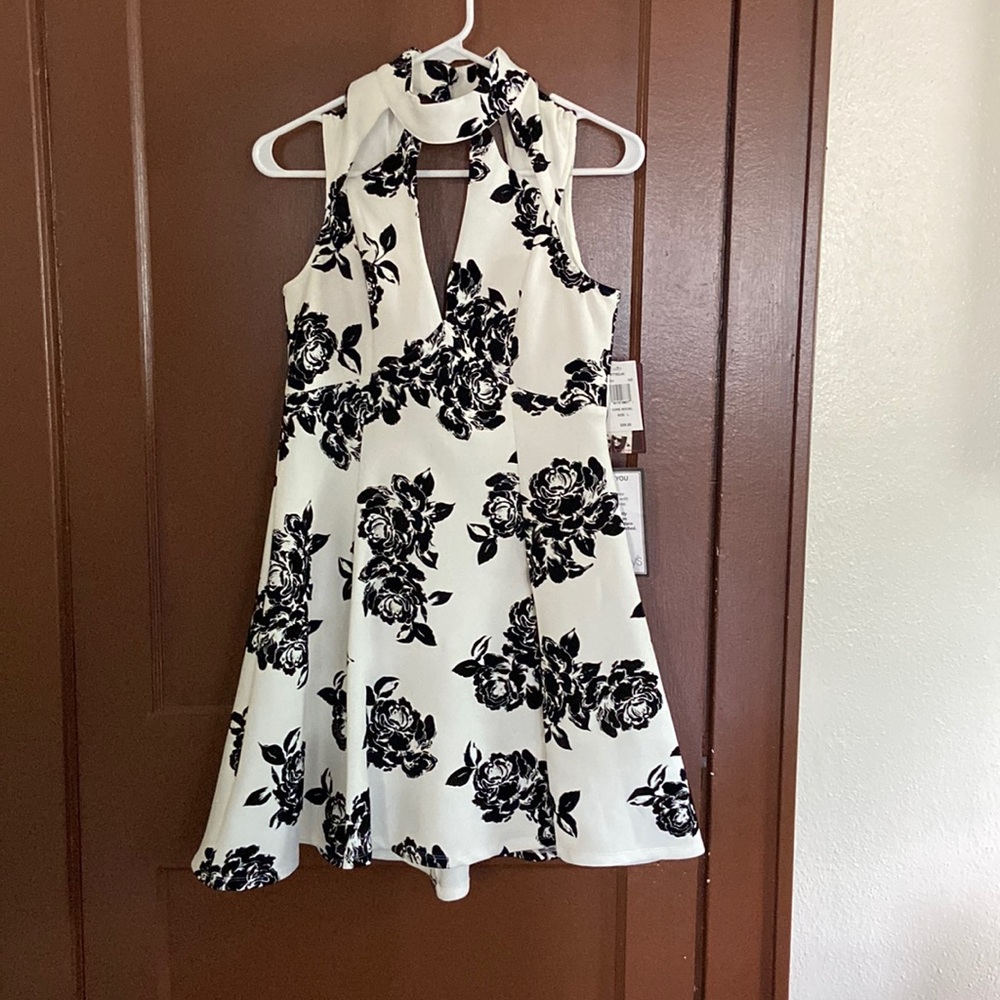 Trixxi Black and white flower print dress